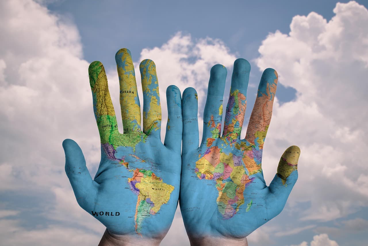 Cover Image for Investing at Home vs. Abroad: Why Simplicity Beats Predictions
