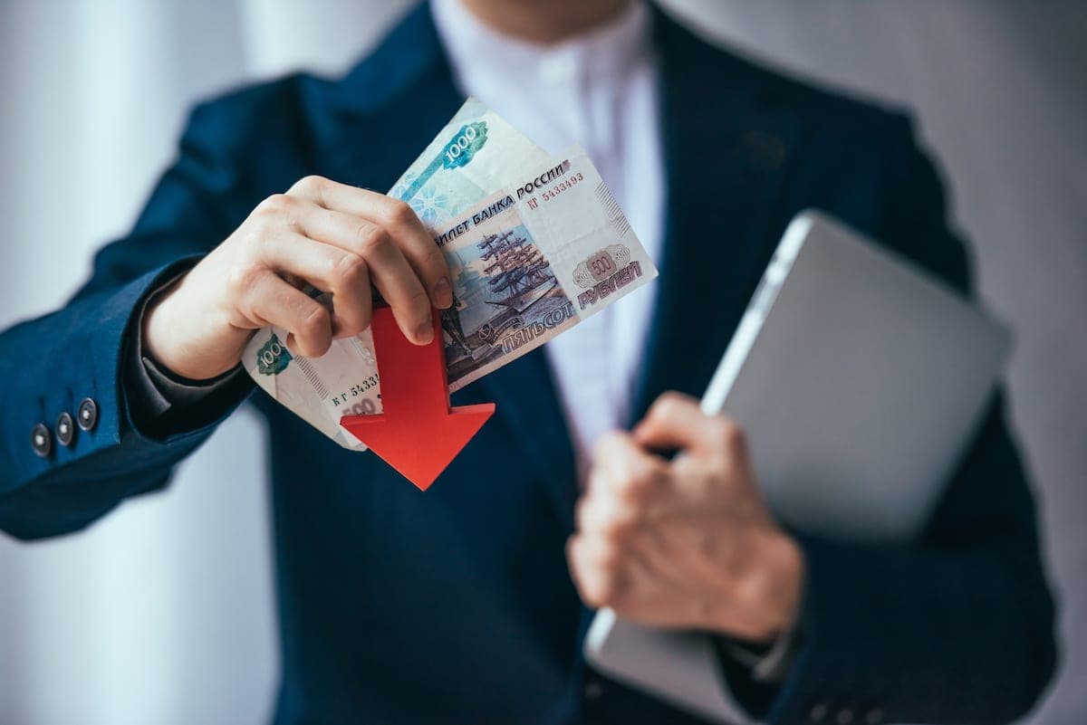 Cover Image for Don't Invest In These Things: Investing Mistakes to Avoid