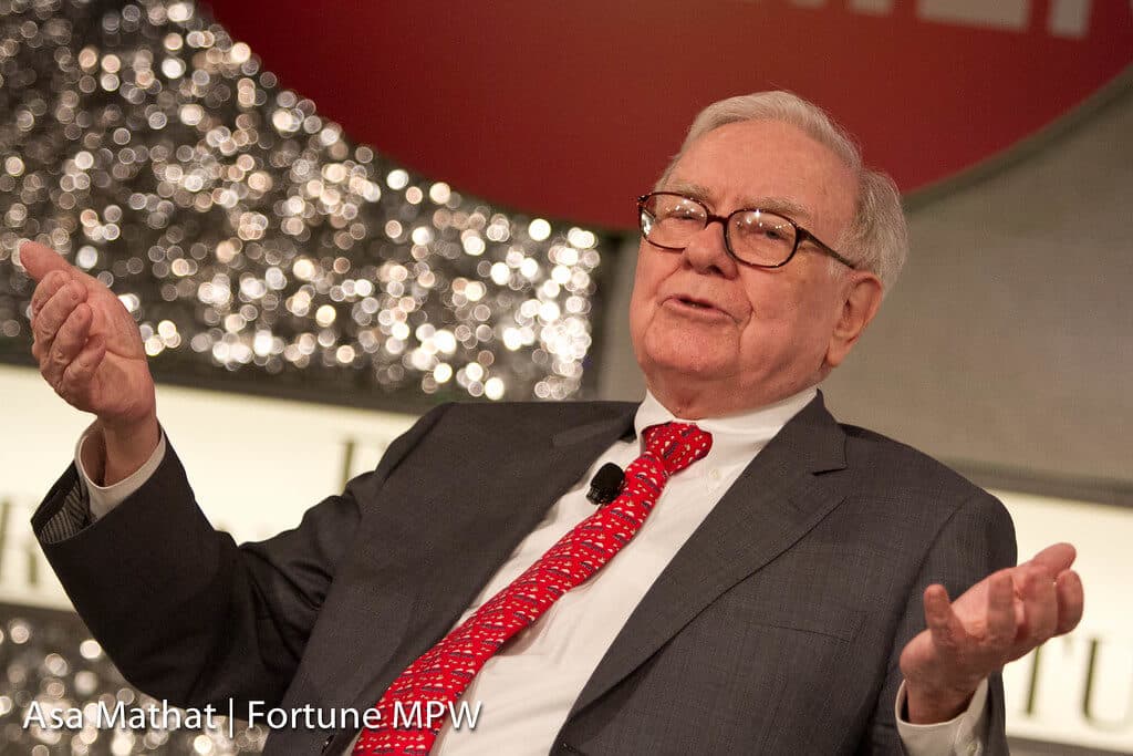 102 Warren Buffett Quotes on Life, Success, & More – blog post image